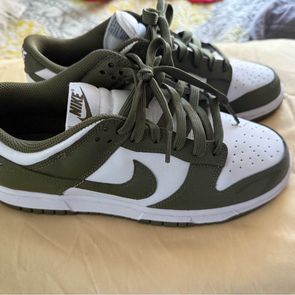 Women’s Olive Nike dunk low